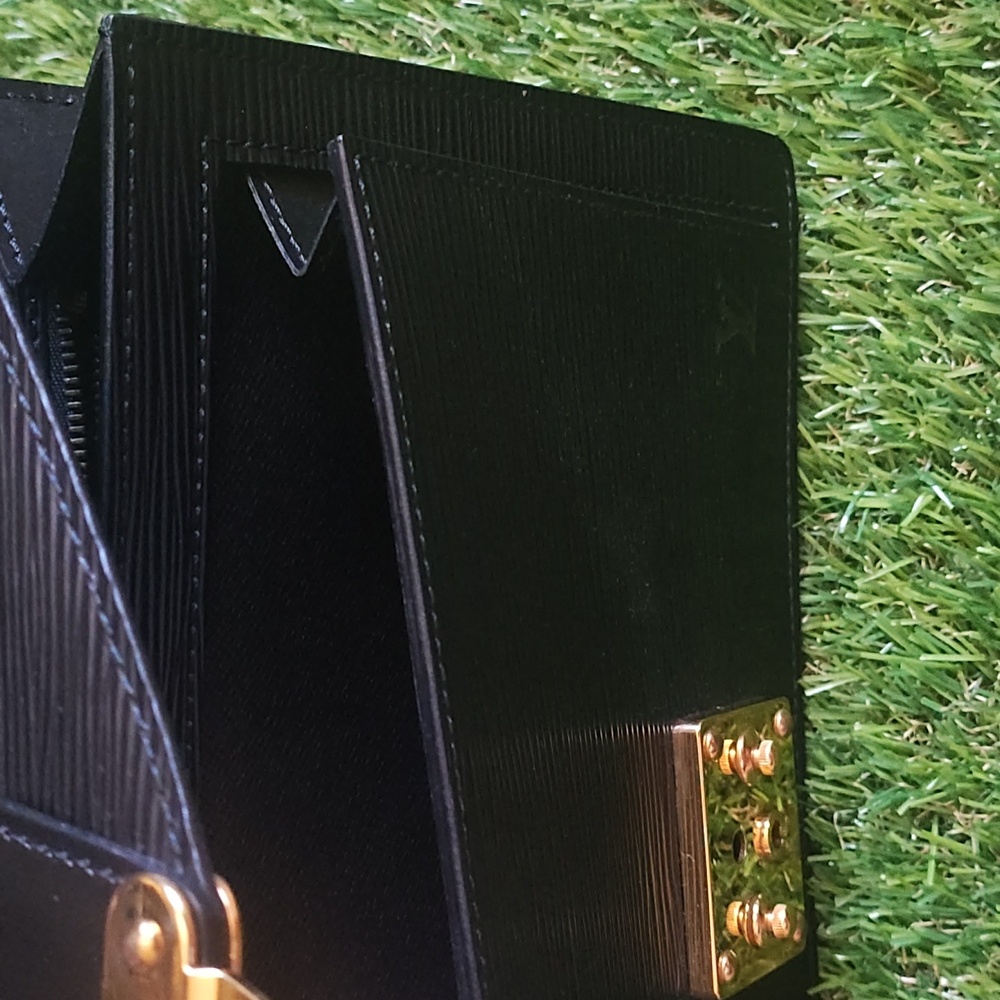 LV Clutch WITH Clutch Strap Clochette & Key! - Picture 17 of 17